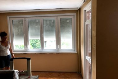 Г-образни ПВЦ профили за обръщане около прозорци и врати